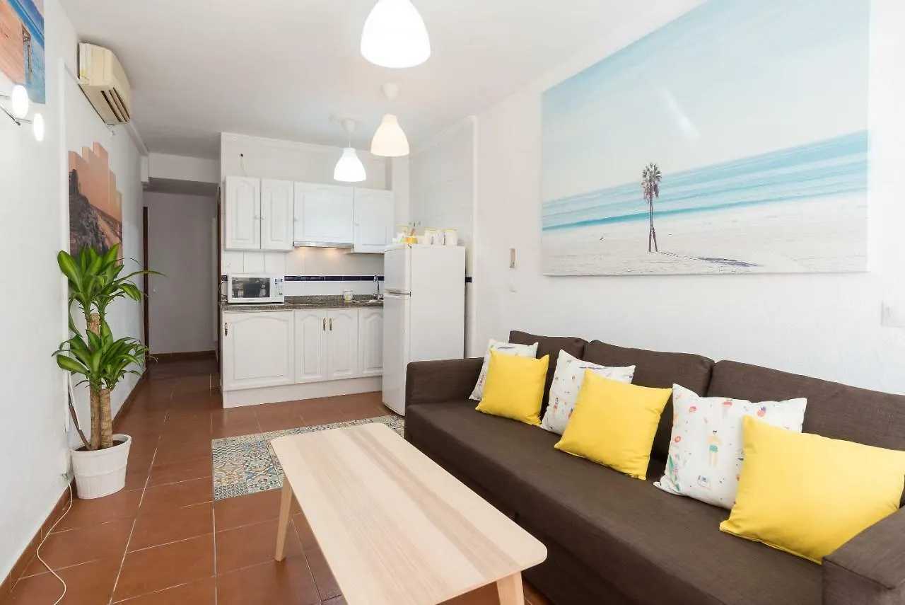 Mp3-Bright Beachfront 1-Bedroom Apt Walk To Old Town 马拉加