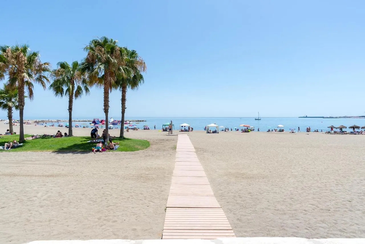 Mp3-Bright Beachfront 1-Bedroom Apt Walk To Old Town Málaga