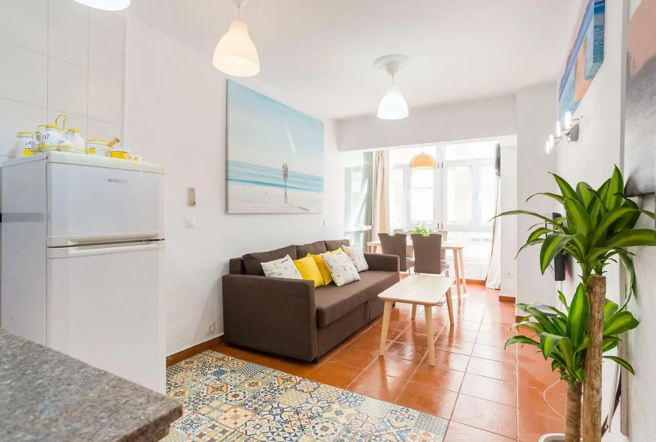 Mp3-Bright Beachfront 1-Bedroom Apt Walk To Old Town Málaga Espagne