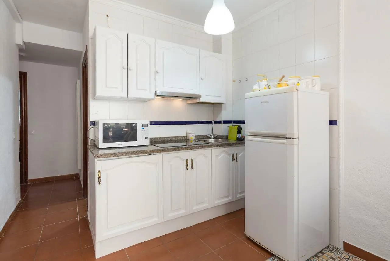 Mp3-Bright Beachfront 1-Bedroom Apt Walk To Old Town Málaga Lägenhet
