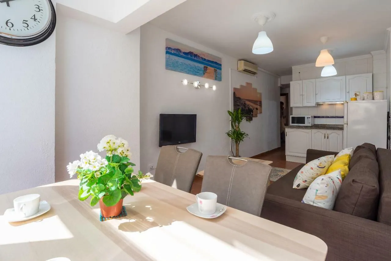 Mp3-Bright Beachfront 1-Bedroom Apt Walk To Old Town Málaga 0*,